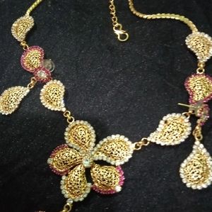 Neckless set